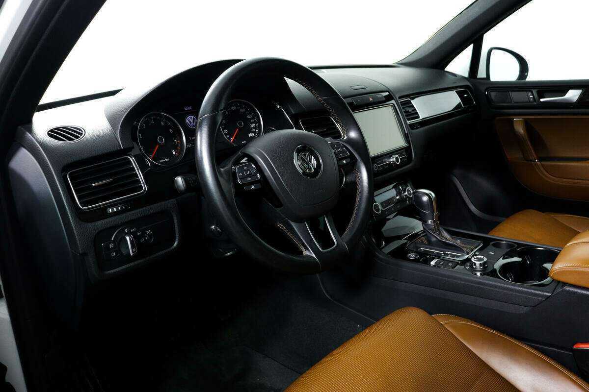 Купить Volkswagen Touareg, 2013, 182 356 км, фото №13
