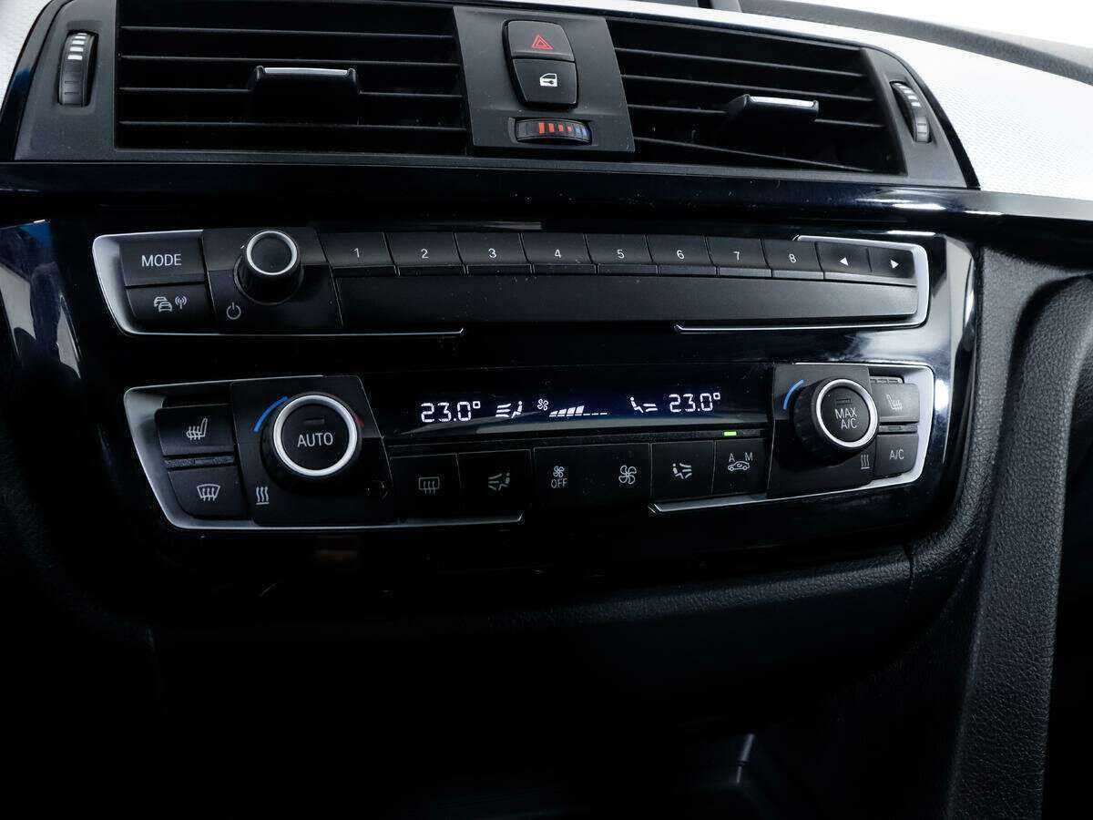 Купить BMW 3 серии 320i xDrive, 2018, 145 981 км, фото №15