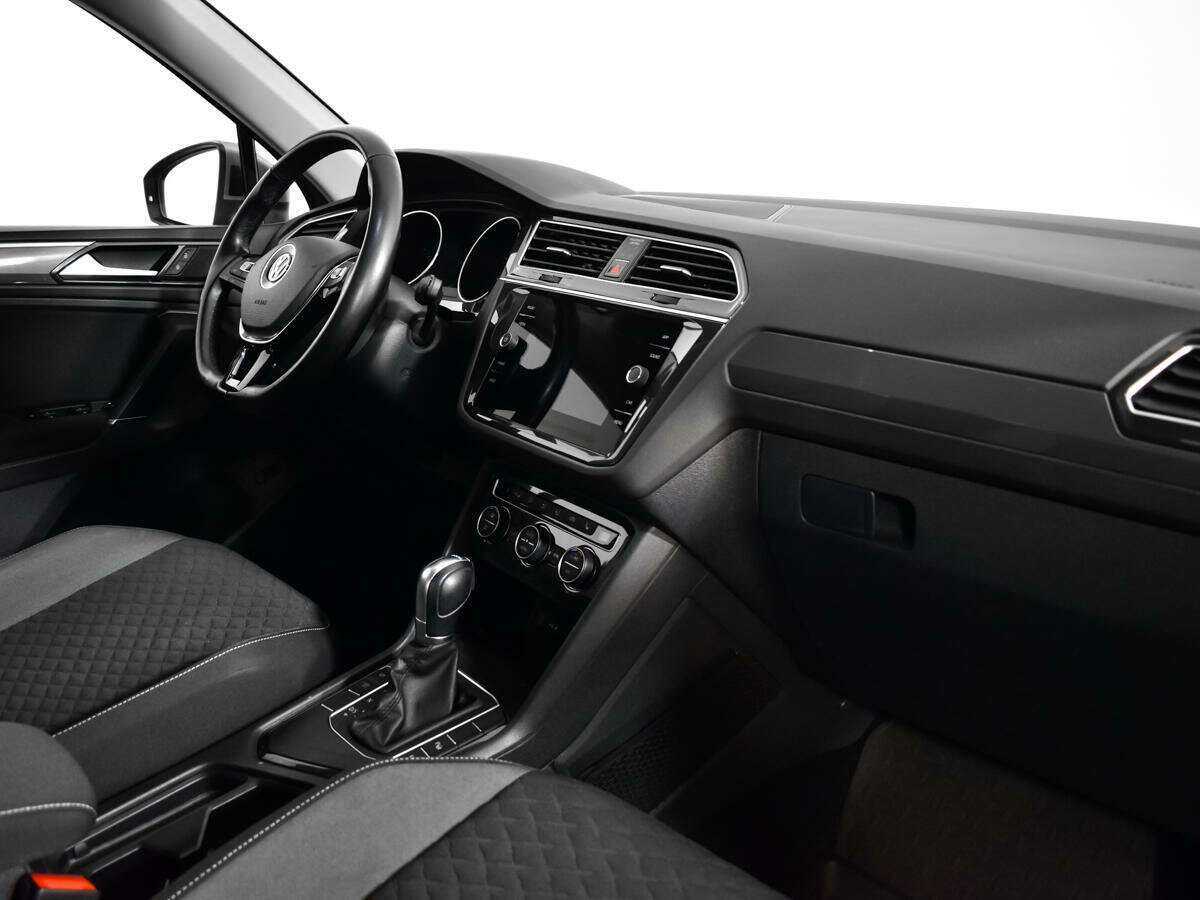 Купить Volkswagen Tiguan L, 2018, 111 982 км, фото №8