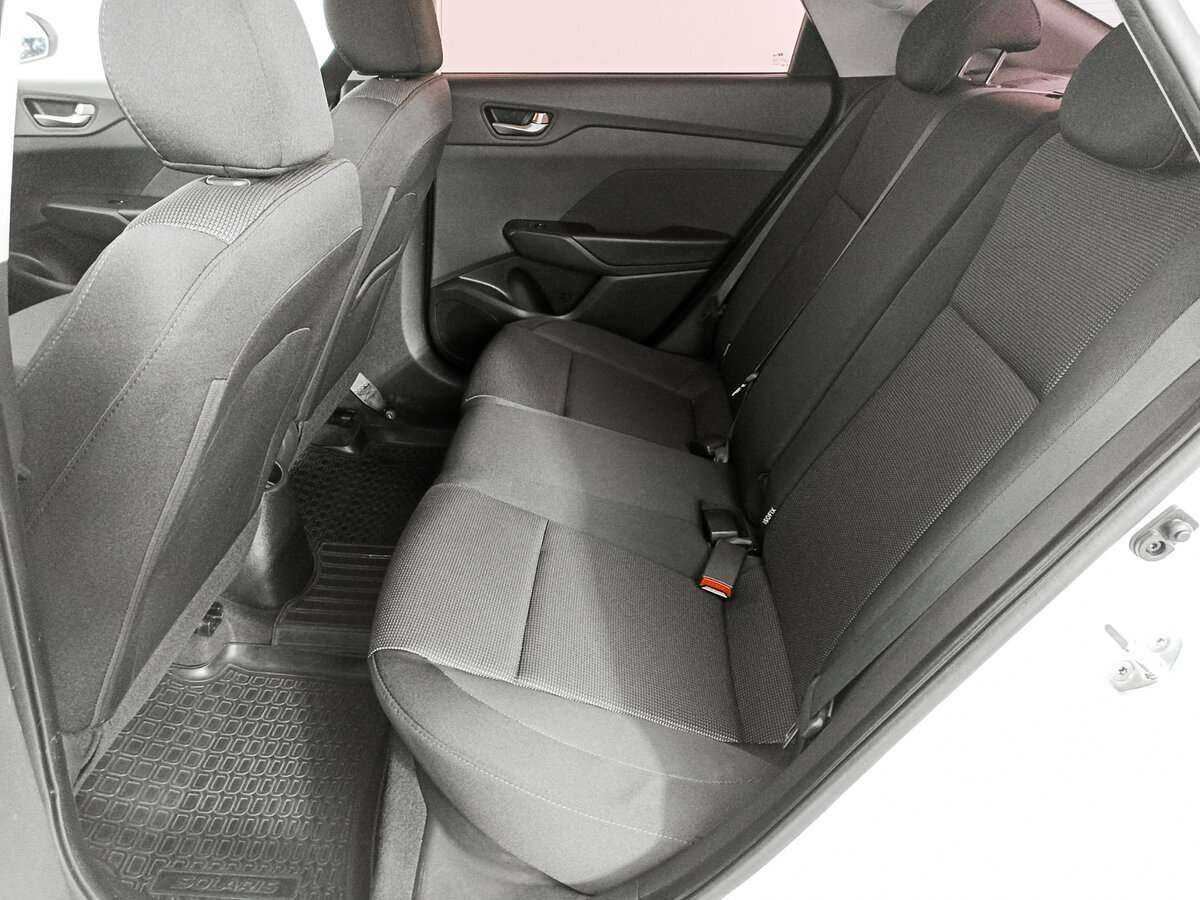 Купить Hyundai Solaris, 2017, 48 102 км, фото №12