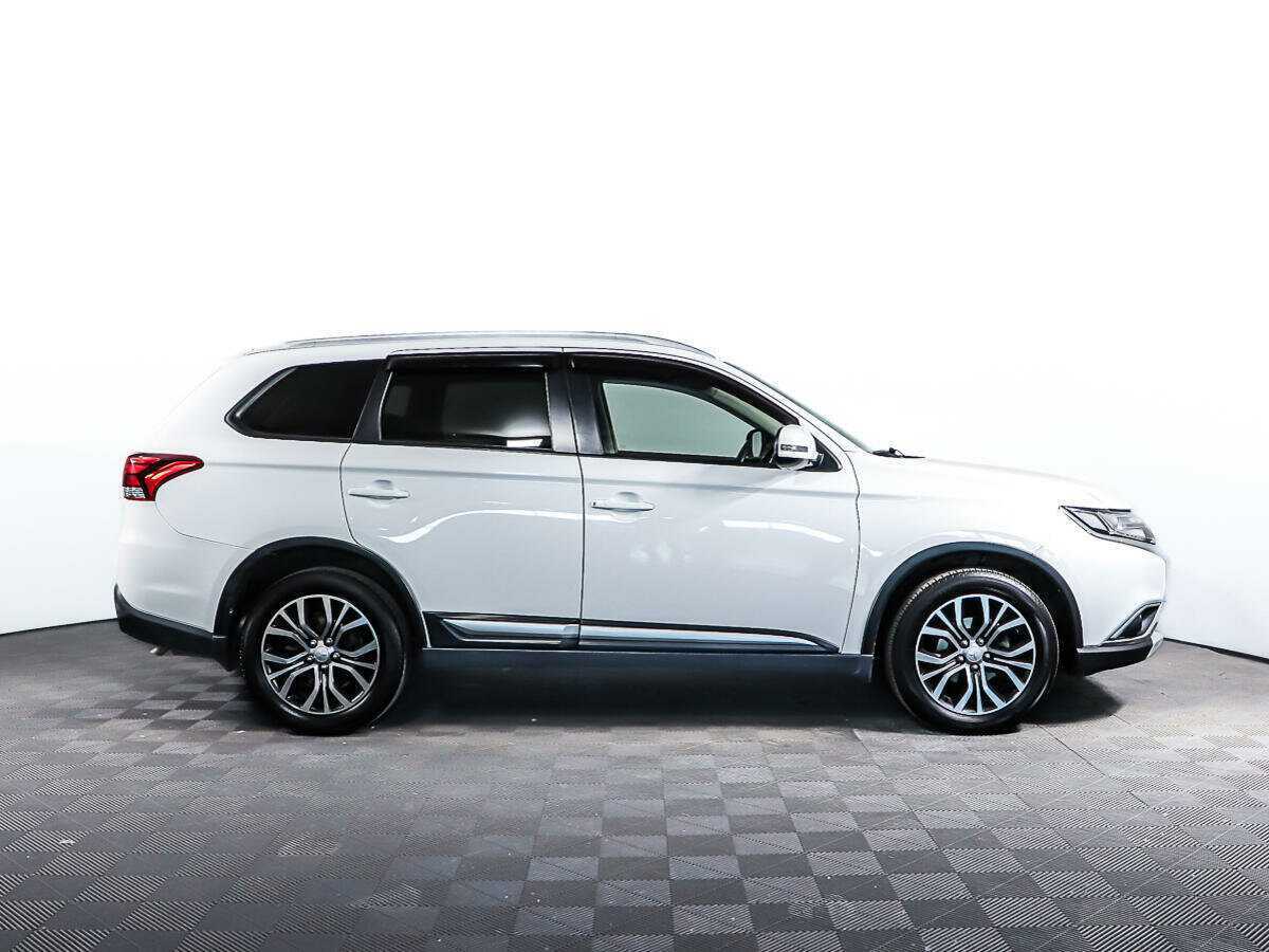 Купить Mitsubishi Outlander, 2017, 73 813 км, фото №4