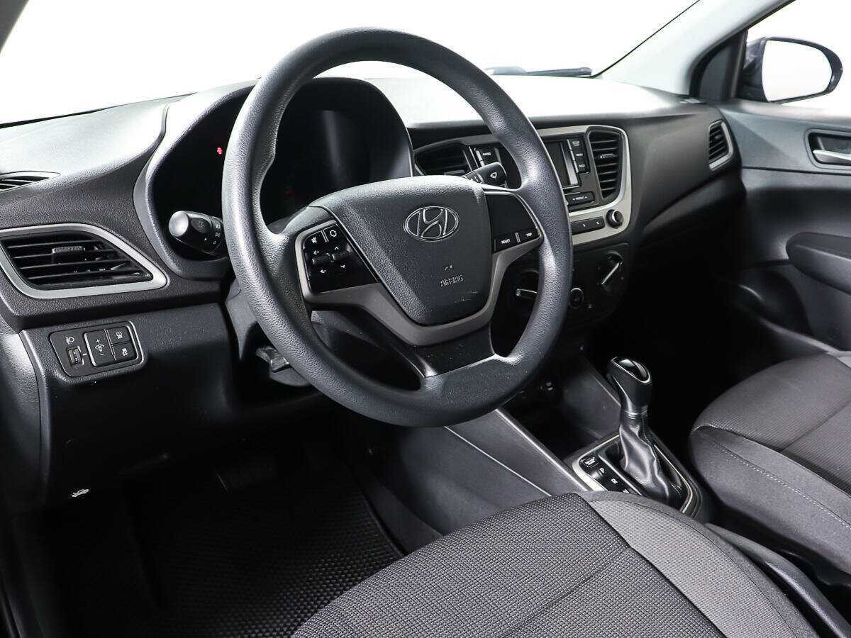 Купить Hyundai Solaris, 2017, 75 447 км, фото №13