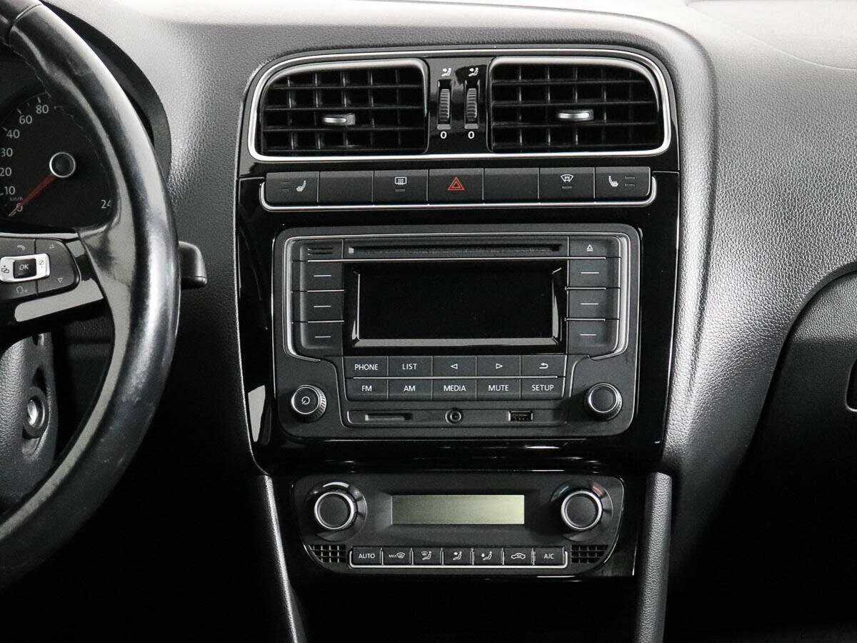 Купить Volkswagen Polo, 2017, 80 300 км, фото №12