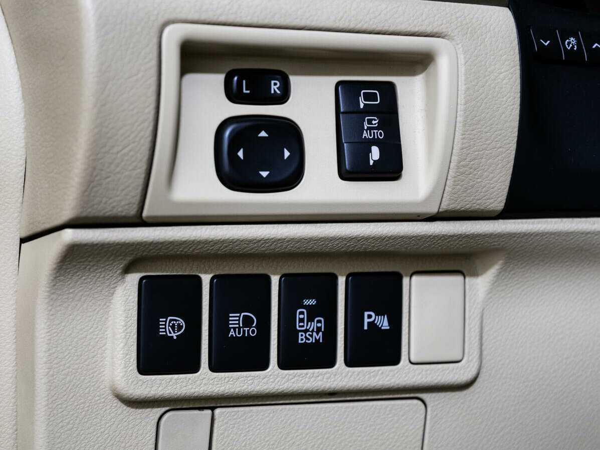 Купить Lexus ES 300h, 2014, 360 841 км, фото №19