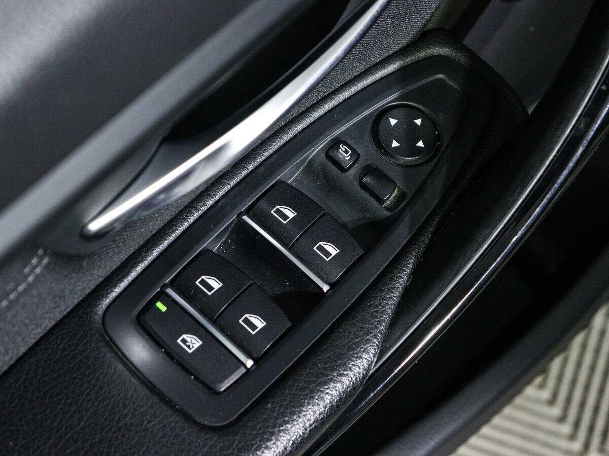 Купить BMW 3 серии 318i, 2017, 78 689 км, фото №12