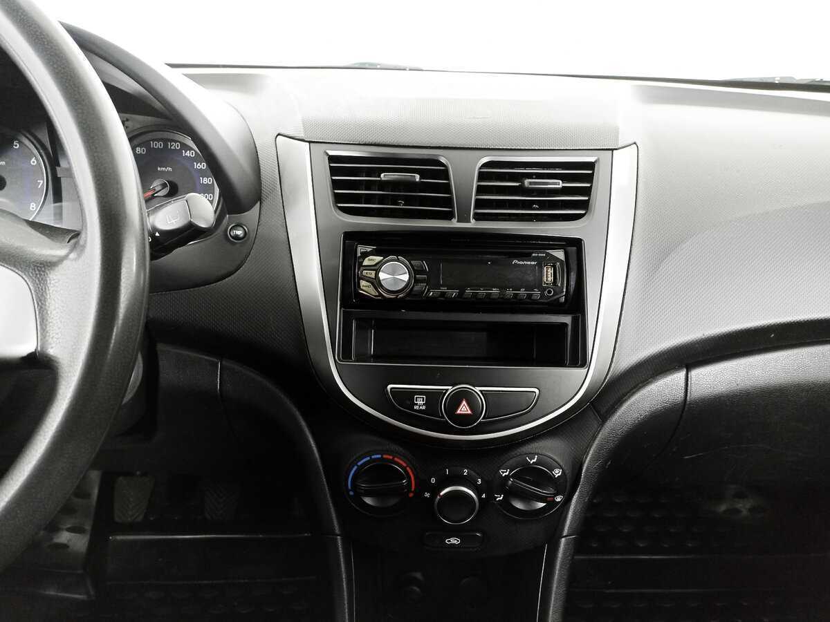 Купить Hyundai Solaris, 2014, 70 502 км, фото №13