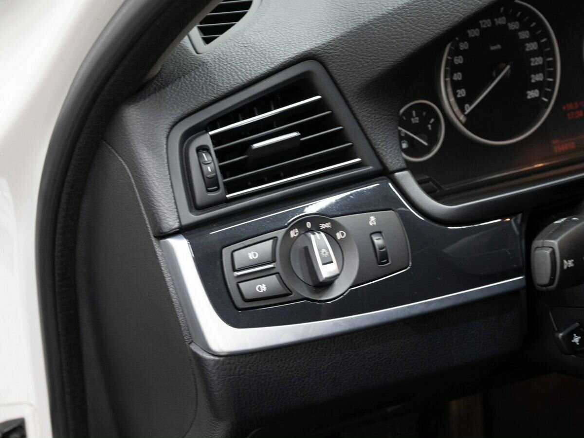 Купить BMW 5 серии 528i xDrive, 2013, 155 000 км, фото №23