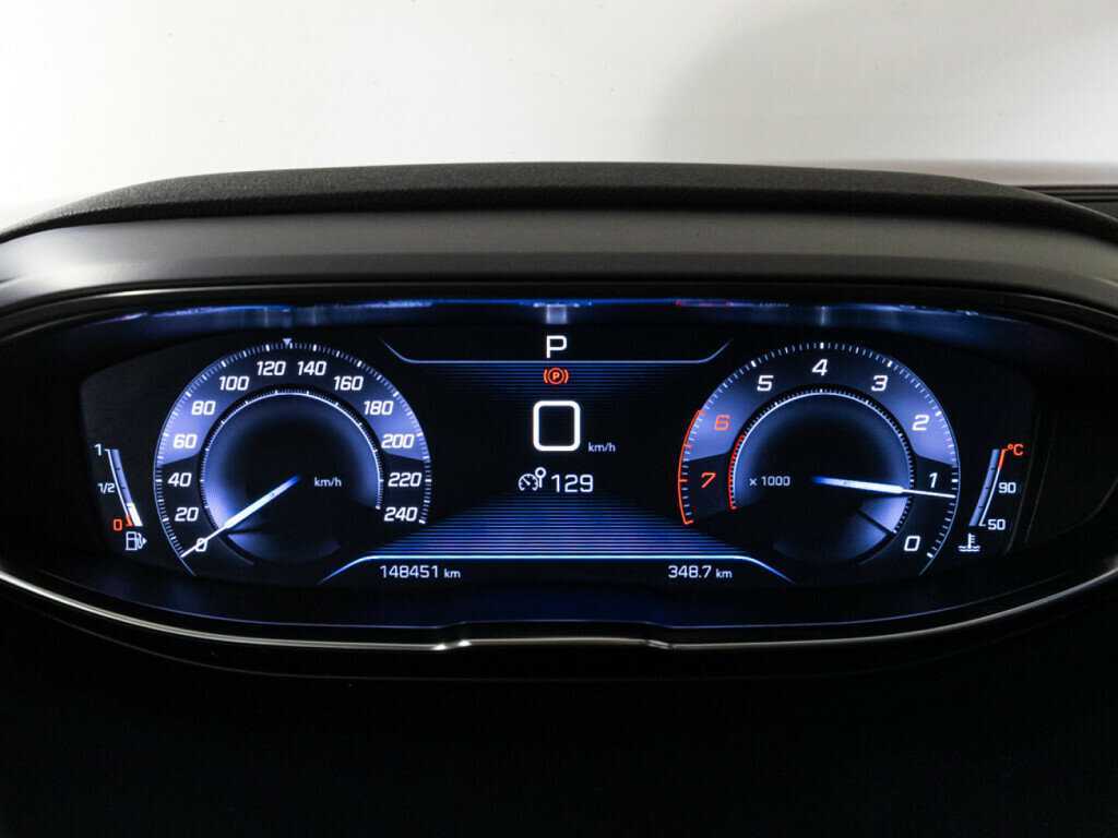 Купить Peugeot 3008, 2019, 148 449 км, фото №12