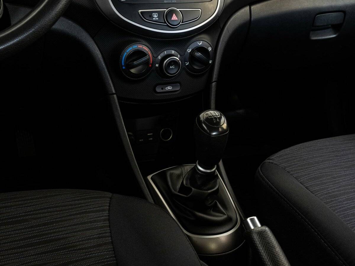 Купить Hyundai Solaris, 2016, 252 626 км, фото №10